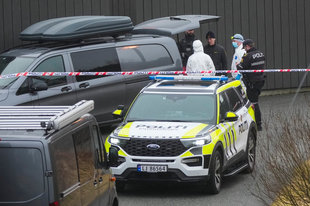 Dobbeltdrapet på Karmøy: Politiet håper å ferdigstille etterforskningen i høst