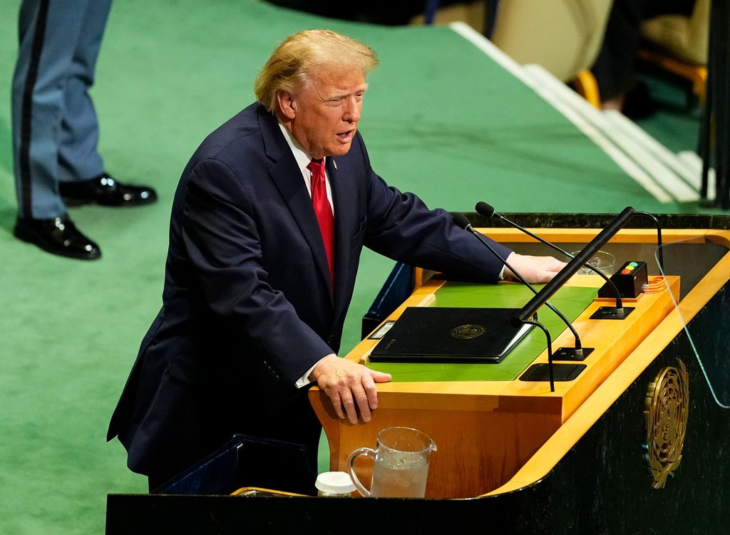 Trump sier det har vært et tretimers møte mellom USA og Iran