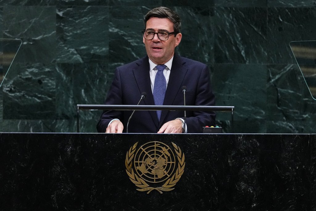 Burnham: Storbritannia vil lede utvikling av globale KI-standarder