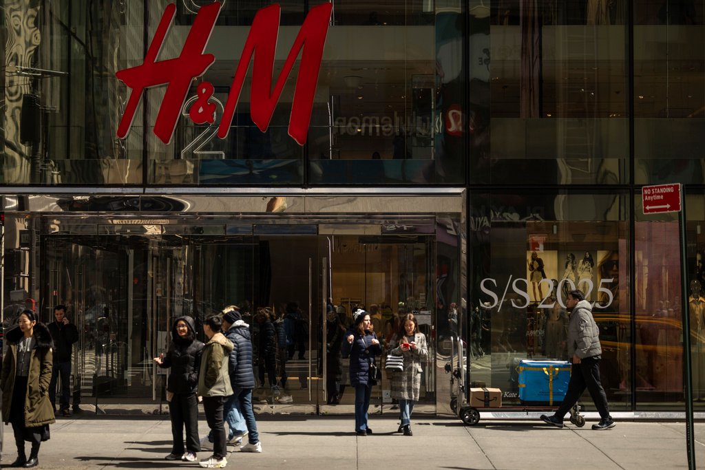 H&M faller på børsen – påvirkes av krigen i Midtøsten