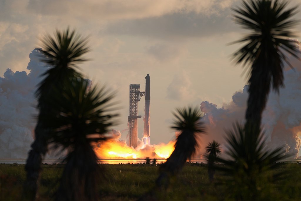 SpaceX-rakett landet i Stillehavet – satte ut 26 satellitter