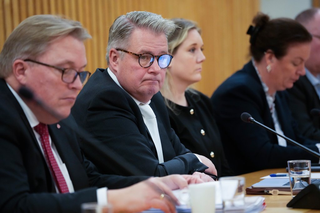 Epstein-kommisjonen ber om tips